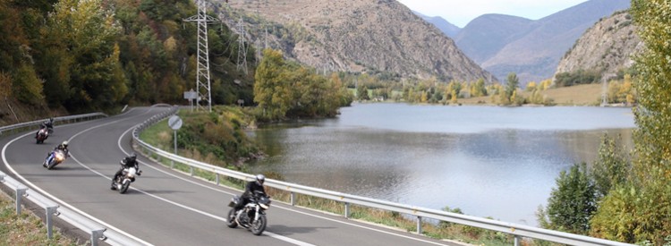 Motorrad-Rallye in den Pyrenäen